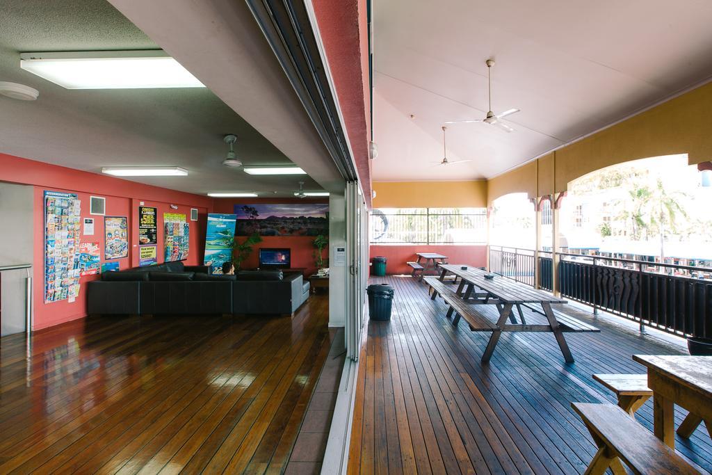 Global Backpackers Cairns Central Exteriör bild