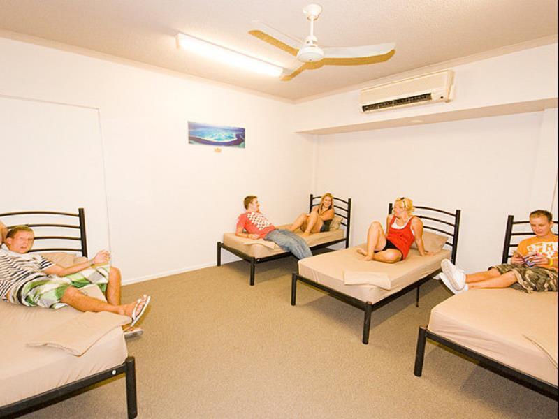 Global Backpackers Cairns Central Exteriör bild